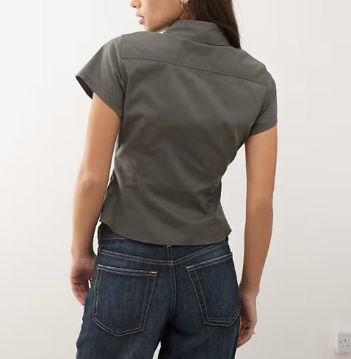 Slim‑Fit Button‑Down Short Sleeve Shirt With Asymmetric Hem